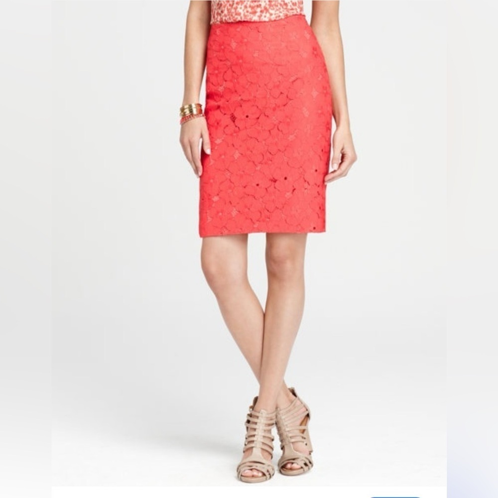 Ann Taylor Women's Lace Floral Pencil Skirt - Pastel Neon Coral - NWT - size 8